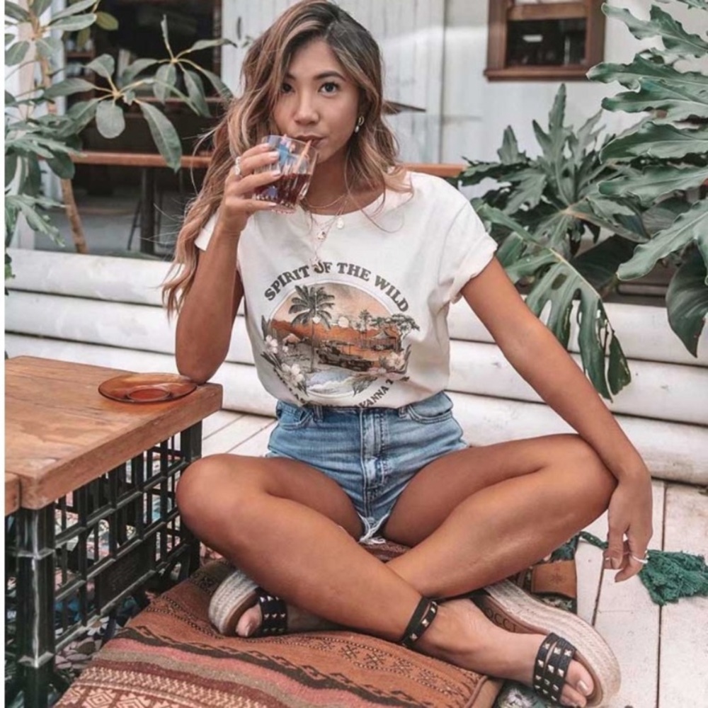 Spirit of the Wild Savannah Safari Graphic Tee - Picture 2 of 8